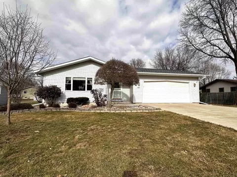 1221 E 20th St, Marshfield, WI 54449