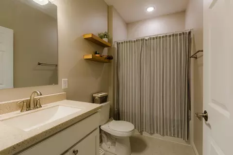 Bath - 4560 River Dr, Plover, WI 54467 photo 4 of 5