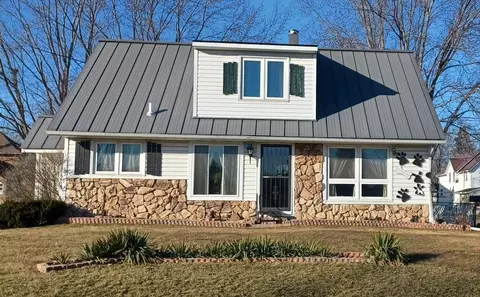112 W Elm St, Abbotsford, WI 54405