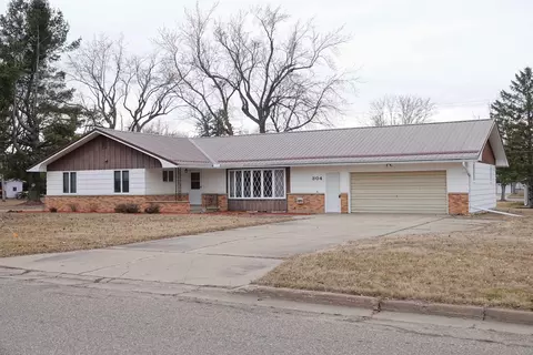 304 W Elm St, Abbotsford, WI 54405