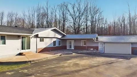 225505 Nazda Rd, Hatley, WI 54440