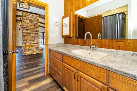 Bath - 961 Elm Dr, Eagle River, WI 54521 photo 1 of 3