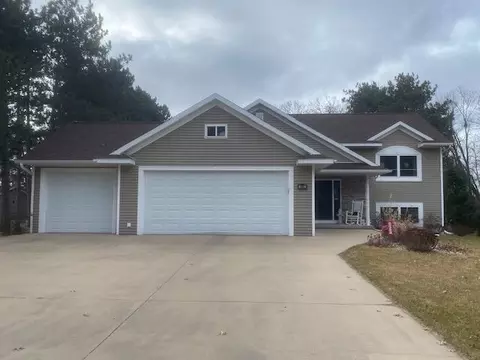 5541 Glenwood Ave, Stevens Point, WI 54482
