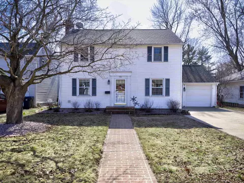 902 W 8th St, Marshfield, WI 54449