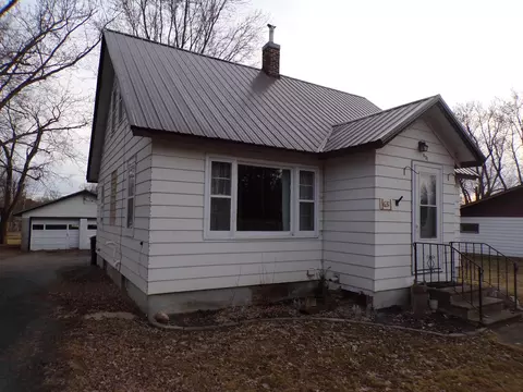 631 E 6th St, Owen, WI 54460