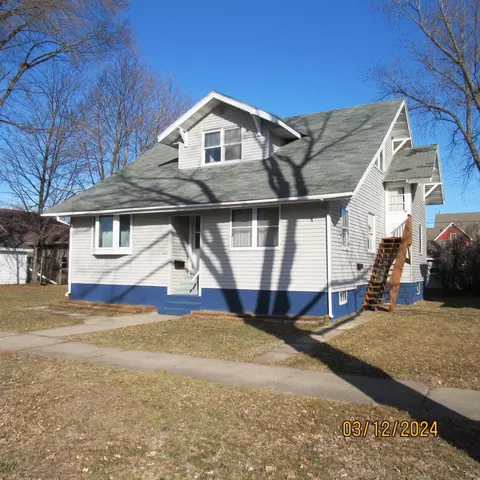 1104 E 2nd St, Merrill, WI 54452