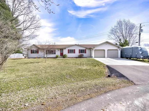 1111 S Clark Ave, Marshfield, WI 54449