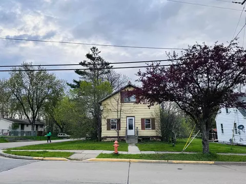 719 W Adler Rd, Marshfield, WI 54449