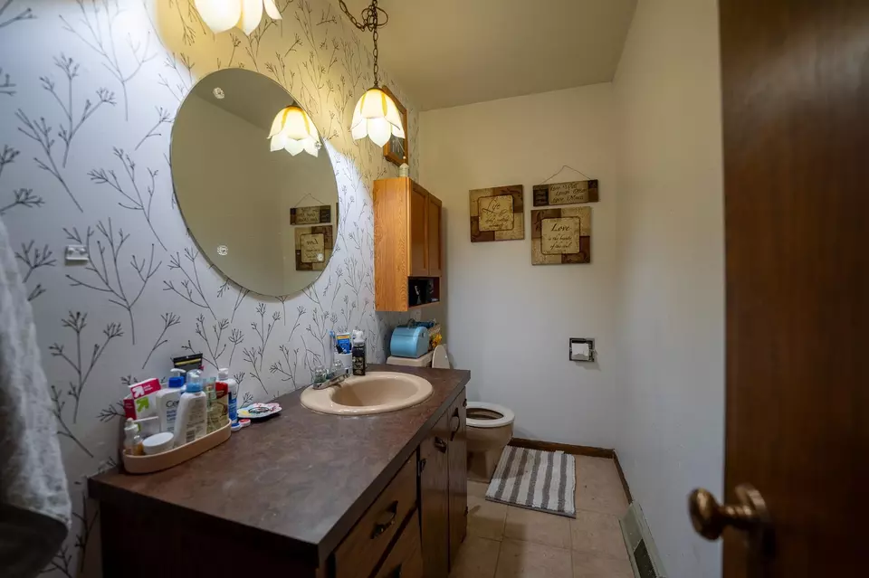 Bath - 808 Jack St, Rothschild, WI 54474 photo 2 of 2