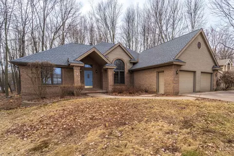 5715 Old Coach Rd, Wausau, WI 54401