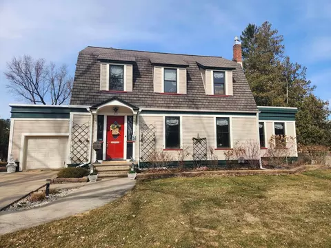 813 W 5th St, Marshfield, WI 54449