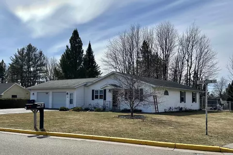569 Jackson St, Medford, WI 54451
