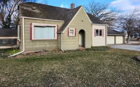 1107 Depot St, Manawa, WI 54949