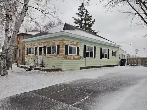 711 E 2nd St, Marshfield, WI 54449
