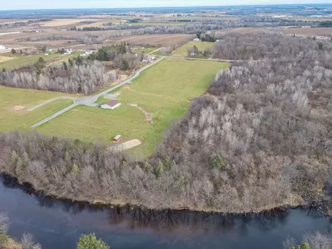 517 High St, Athens, WI 54411