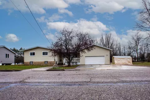 145 Elmwood Ln, Nekoosa, WI 54457