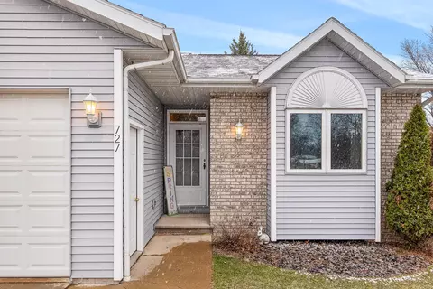 727 Warbler Ln, Stevens Point, WI 54482