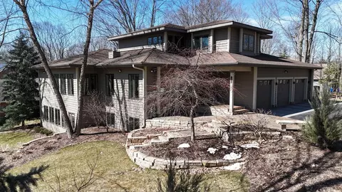 1714 Tall Oaks Dr, Wausau, WI 54403