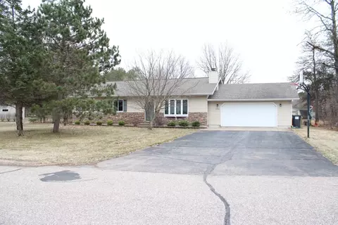5720 Honeysuckle Ln, Wisconsin Rapids, WI 54494