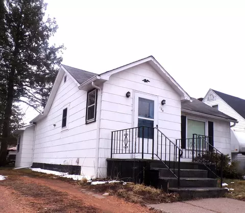 104 S Thomas St, Loyal, WI 54446