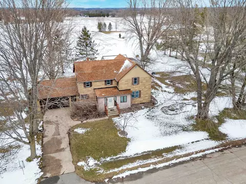 8308 Pheasant Ln, Marshfield, WI 54449