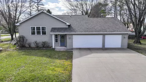 1225 E 18th St, Marshfield, WI 54449
