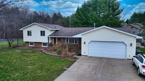 990 Brentwood Dr, Port Edwards, WI 54469