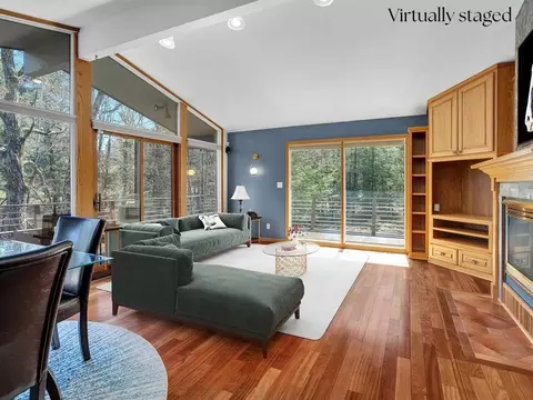 Living - 112001 Turtle Ridge Rd, Marshfield, WI 54449 photo 2 of 5