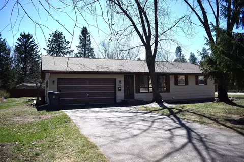 2531 School Dr, Plover, WI 54467