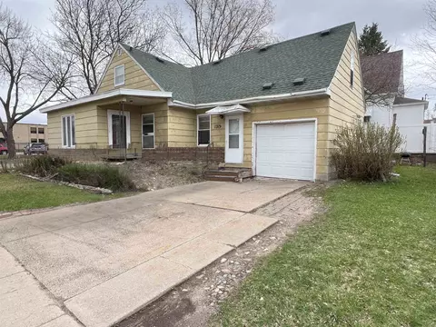 1315 N 5th St, Wausau, WI 54403