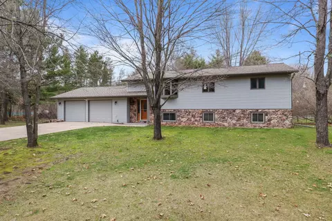 13678 Forest Hill Dr, Nekoosa, WI 54457