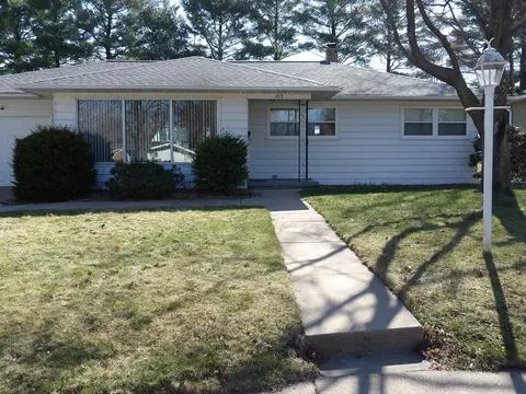 1415 Summit Dr, Wausau, WI 54401
