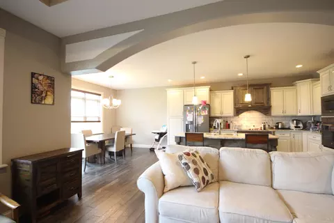 Living - 1406 E 20th St, Marshfield, WI 54449 photo 2 of 10