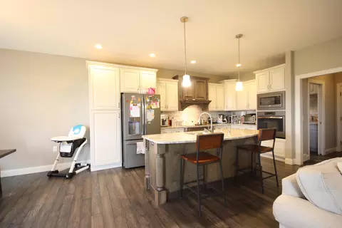 Kitchen - 1406 E 20th St, Marshfield, WI 54449 photo 6 of 8