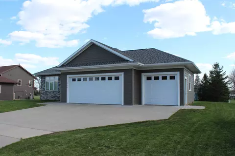 Exterior - 1406 E 20th St, Marshfield, WI 54449 photo 3 of 12