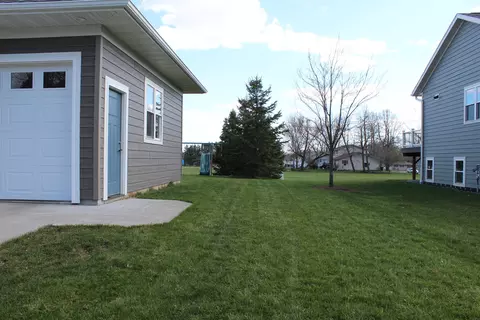 Exterior - 1406 E 20th St, Marshfield, WI 54449 photo 4 of 12