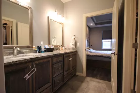 Bath - 1406 E 20th St, Marshfield, WI 54449 photo 2 of 8