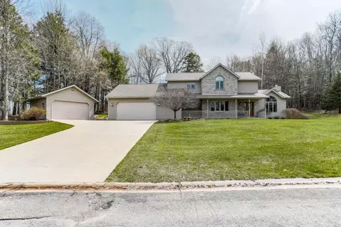 804 Sonnentag Ln, Marathon, WI 54448
