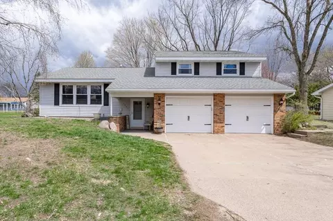 1003 Arnold St, Rothschild, WI 54474