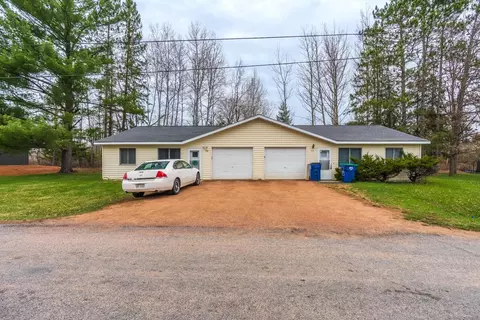 508-510 Clark St, Hatley, WI 54440