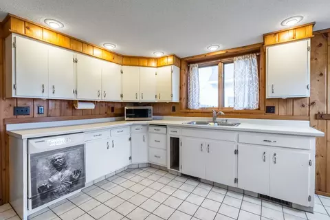 Kitchen - 417 E Somo Ave, Tomahawk, WI 54487 photo 1 of 5