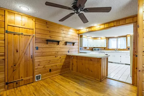 Kitchen - 417 E Somo Ave, Tomahawk, WI 54487 photo 4 of 5