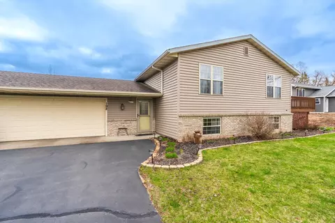 198 Curtis Ave, Hatley, WI 54440