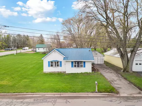 516 N Monroe St, Loyal, WI 54446