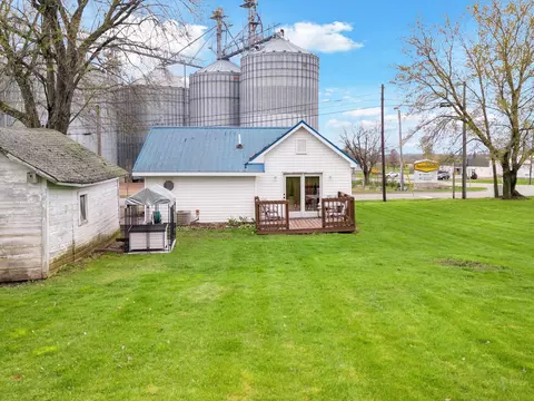 Exterior - 516 N Monroe St, Loyal, WI 54446 photo 2 of 5