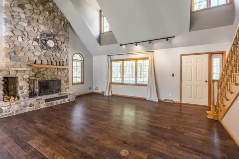 Living - 4606 River Bend Rd, Weston, WI 54476 photo 4 of 10