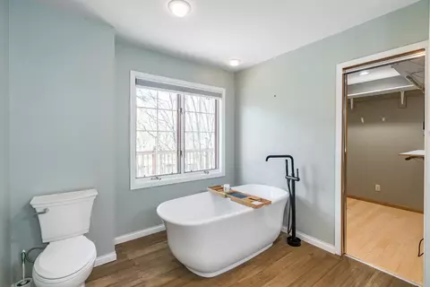 Bath - 4606 River Bend Rd, Weston, WI 54476 photo 3 of 7