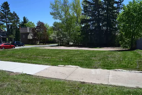 1700 Strongs Ave, Stevens Point, WI 54481