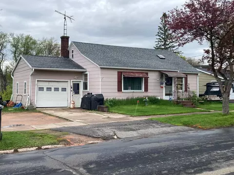 211 E 14th St, Marshfield, WI 54449