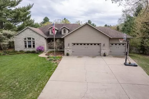 1945 Woodgate Ln, Kronenwetter, WI 54455